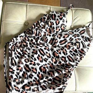 Leopard 🐆 print one piece bathing suit swimsuit ruffle trim sz large good cond